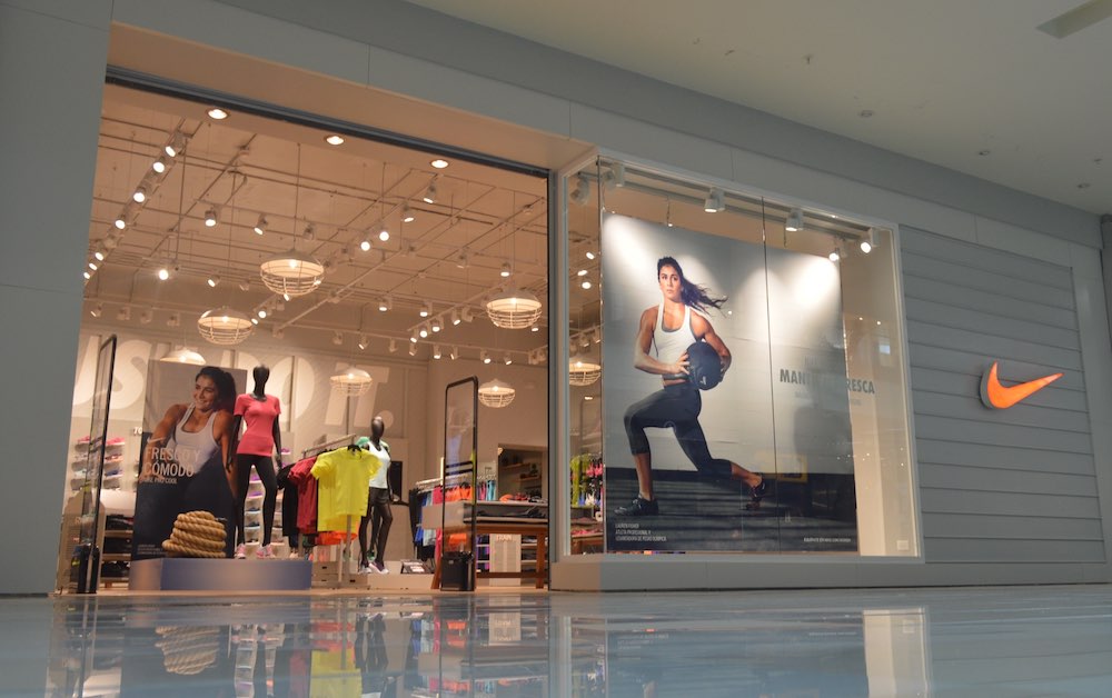 http://en.do-design.co/wp-content/uploads/2016/09/Tienda-Nike.jpg