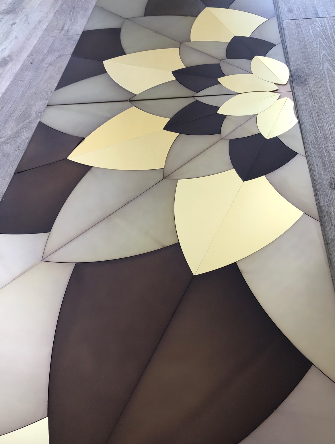 http://en.do-design.co/wp-content/uploads/2019/09/Hosts-counter.jpg
